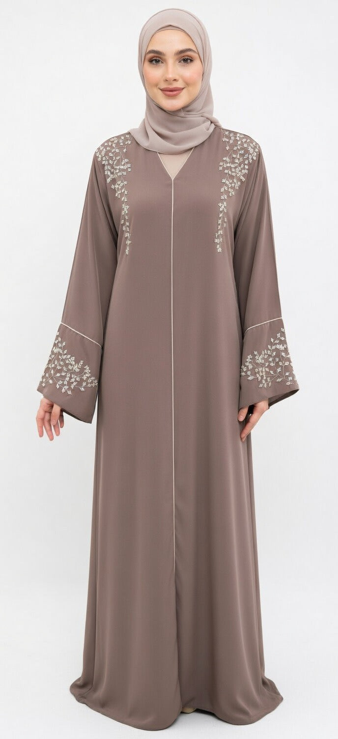 Abaya élégante brodée – Opaque et intemporelle en marron