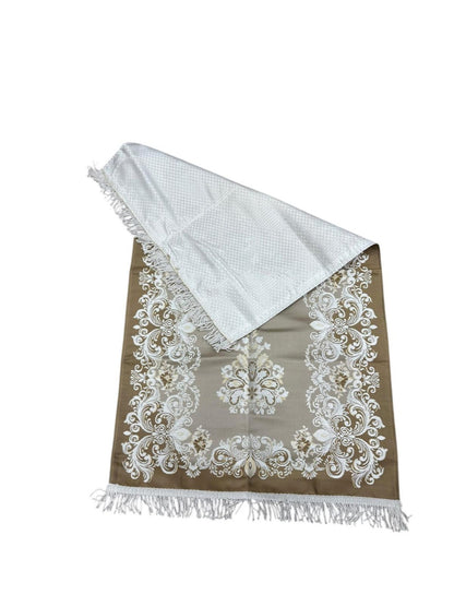 Eleganter Gebetsteppich mit Ornamentmuster